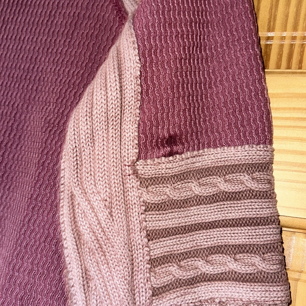 Free People We The Free Swinging Cable Cuff Vineyard Grape Combo Sweater NWT - Picture 13 of 13